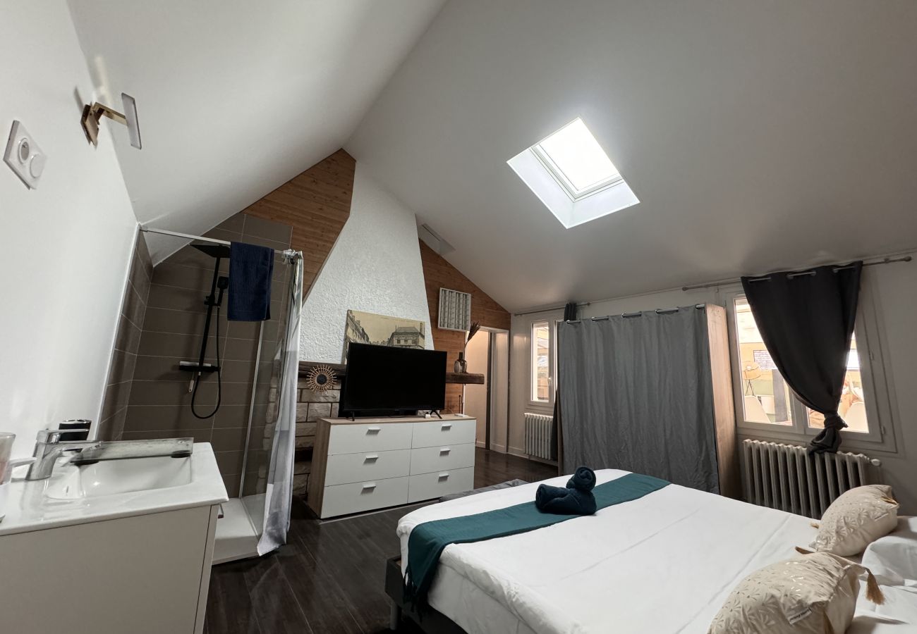 Apartment in Ecommoy - L'Agréable - Suite - Circuit - Rêve au Mans