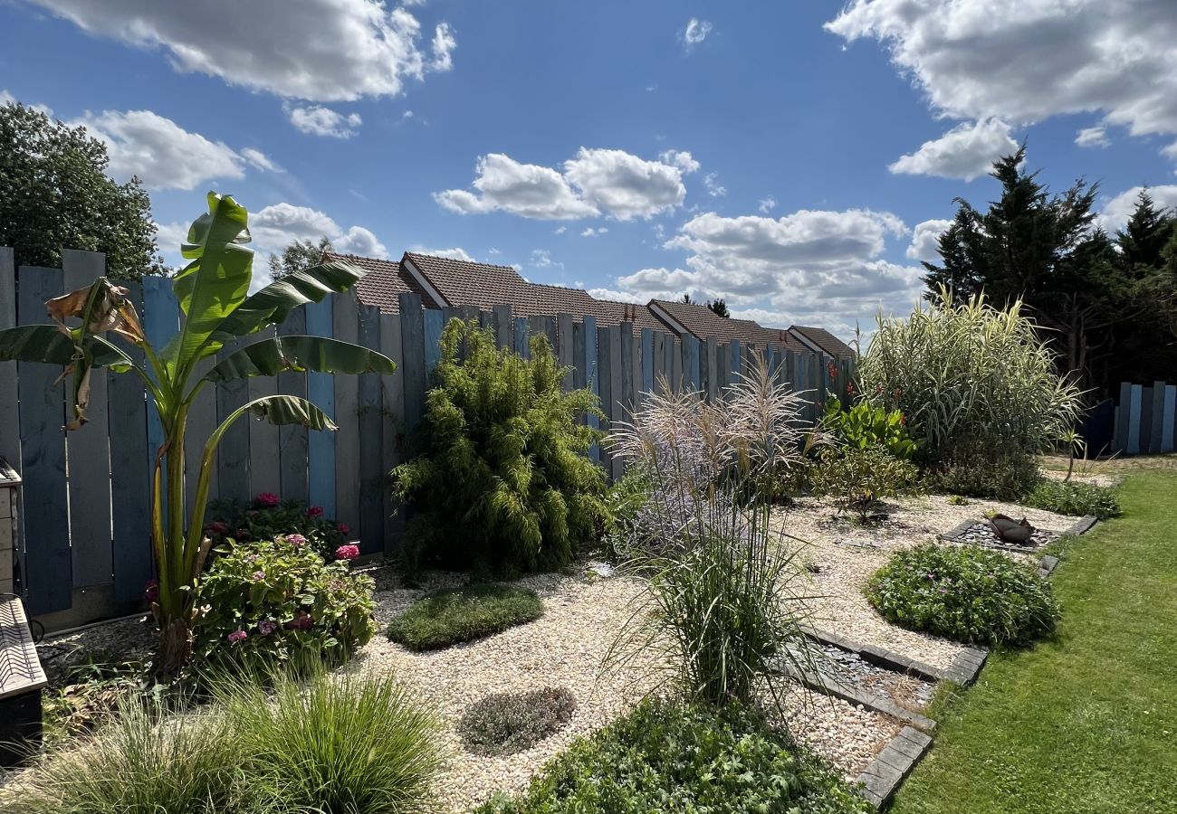 Villa in Roézé-sur-Sarthe - Villa Cap Ferret - 10pers - Piscine - Rêve au Mans