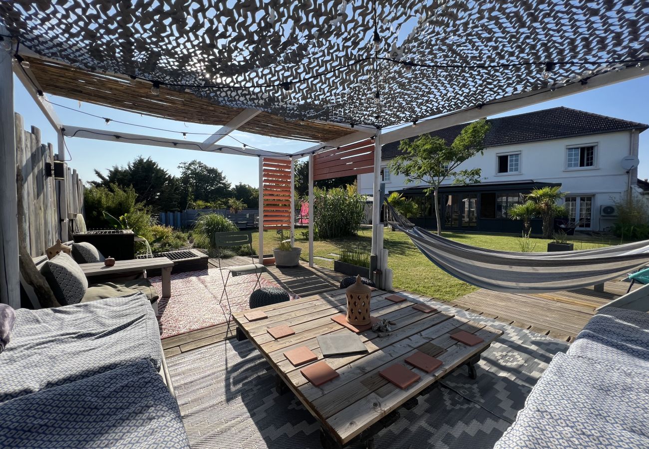 Villa in Roézé-sur-Sarthe - Villa Cap Ferret - 10pers - Piscine - Rêve au Mans