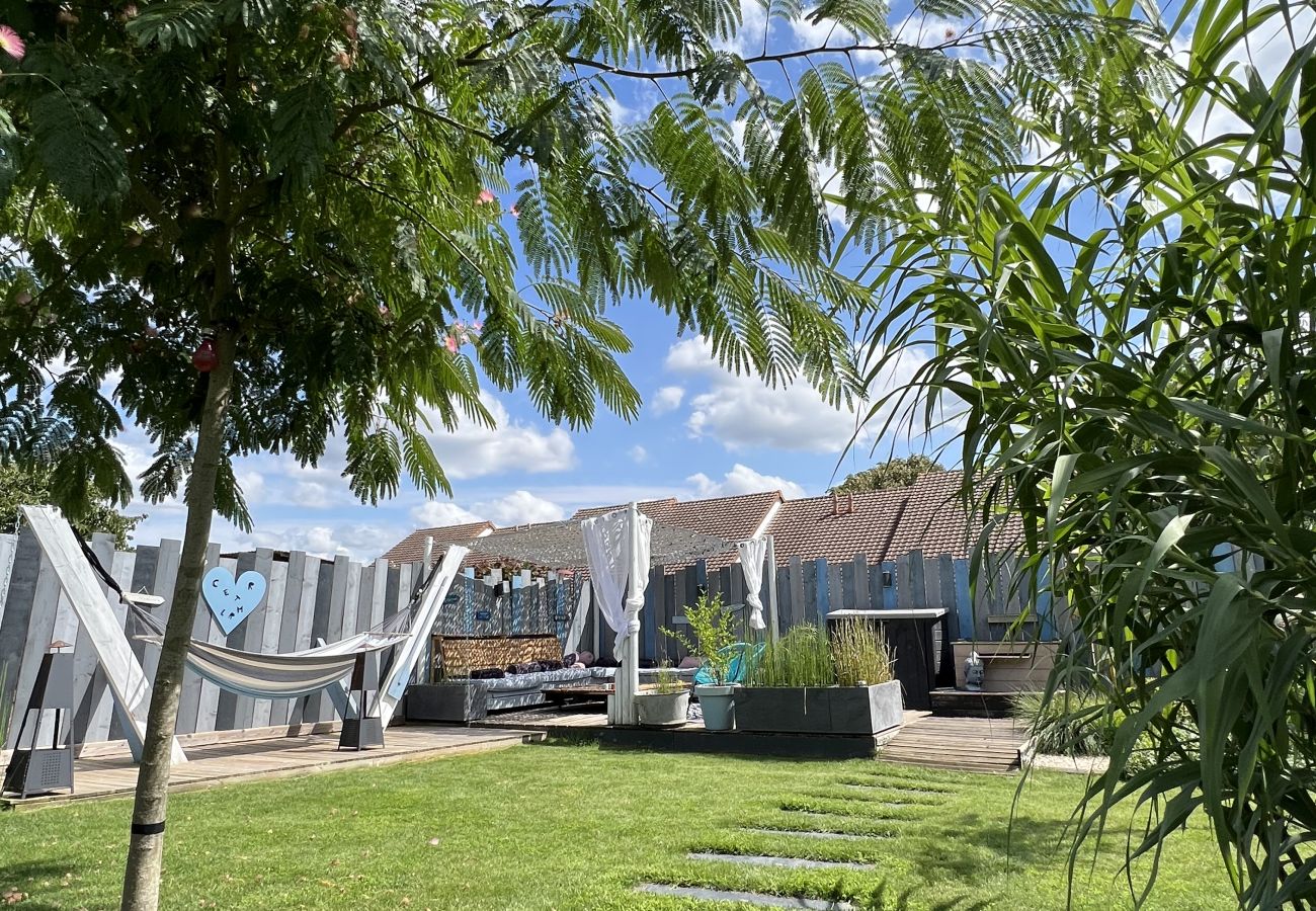 Villa in Roézé-sur-Sarthe - Villa Cap Ferret - 10pers - Piscine - Rêve au Mans