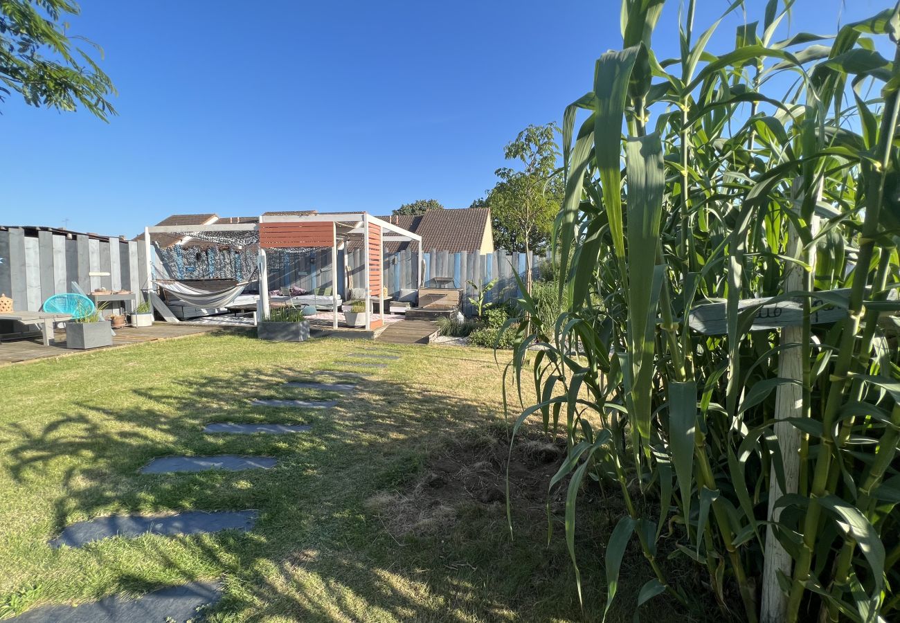 Villa à Roézé-sur-Sarthe - Villa Cap Ferret - 10pers - Piscine - Rêve au Mans