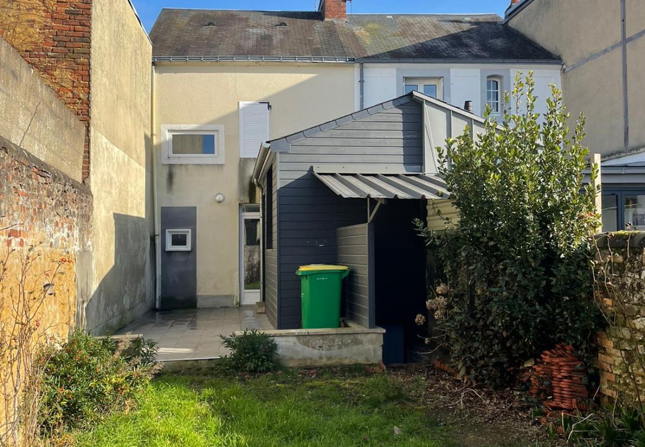 Maison à Le Mans - Élégante Maison de ville | Jardin Privatif | 15 min du Circuit des 24H | La Pépinière | Rêve au Mans